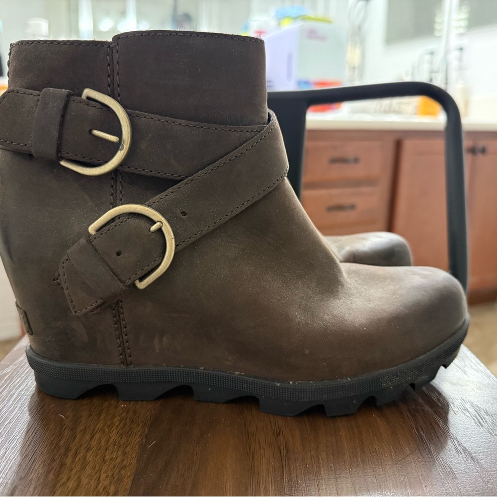 Sorel Women's Brown Wedge Boots